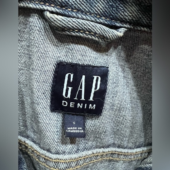 NWOT GAP Women’s Denim Jacket | Small - Picture 8 of 9